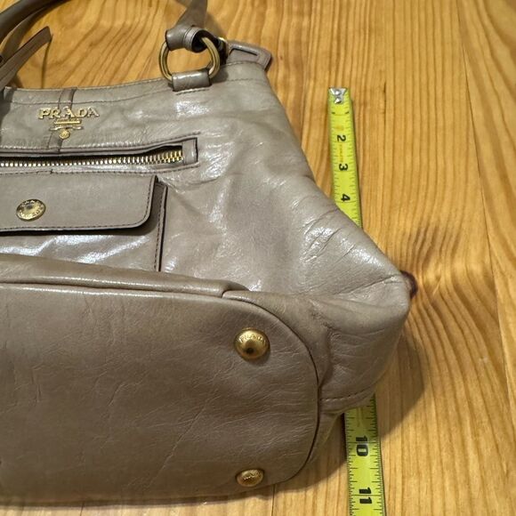Authentic Prada Sacca 2 Manici Vitello Shine Handbag Color: Cammeo w/ Gold - Picture 11 of 16